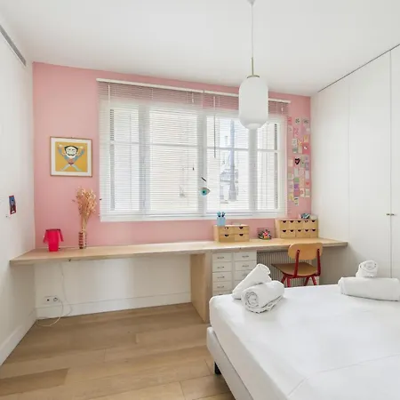 Avec Balcon Design Par Fleur Delesalle 6 Pers Daire Paris